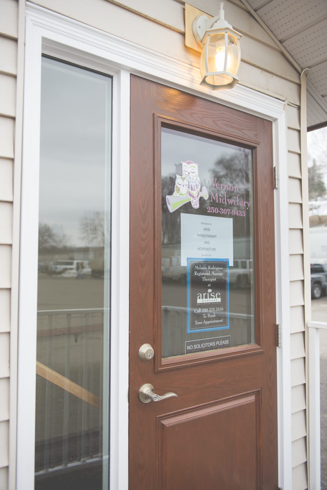 verno-midwifery-door